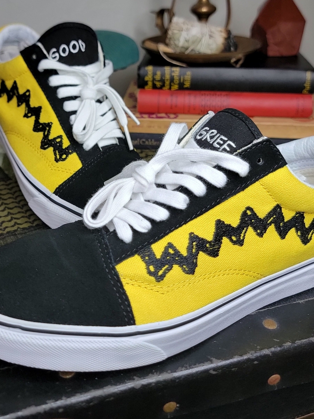 Vans X Peanuts Charlie Brown Good Grief Old Skool Shoes Size Mens 8.5 Women’s 10